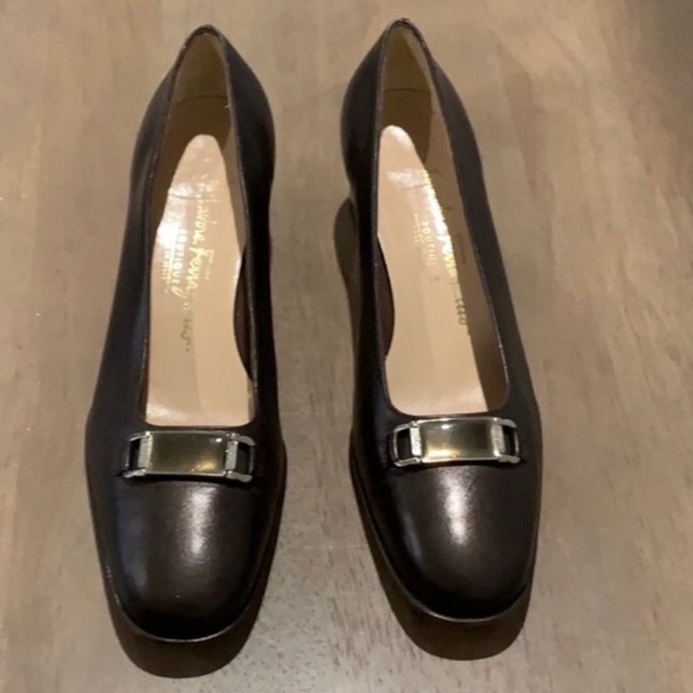 Authentic Salvatore Ferragamo luxury designer signature leather heels sz 7.5 M - Picture 6 of 10